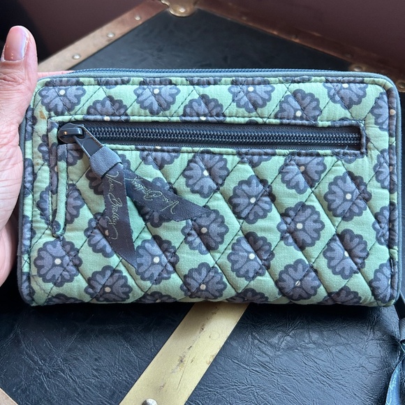 Vera Bradley Large Tab Wallet - Picture 4 of 5